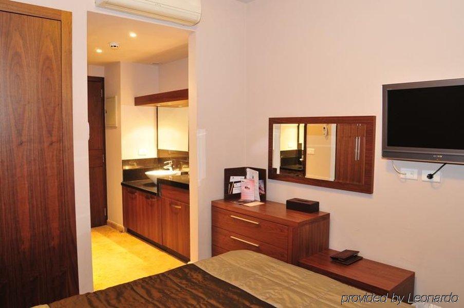 City Suite Hotel Beyrut Oda fotoğraf